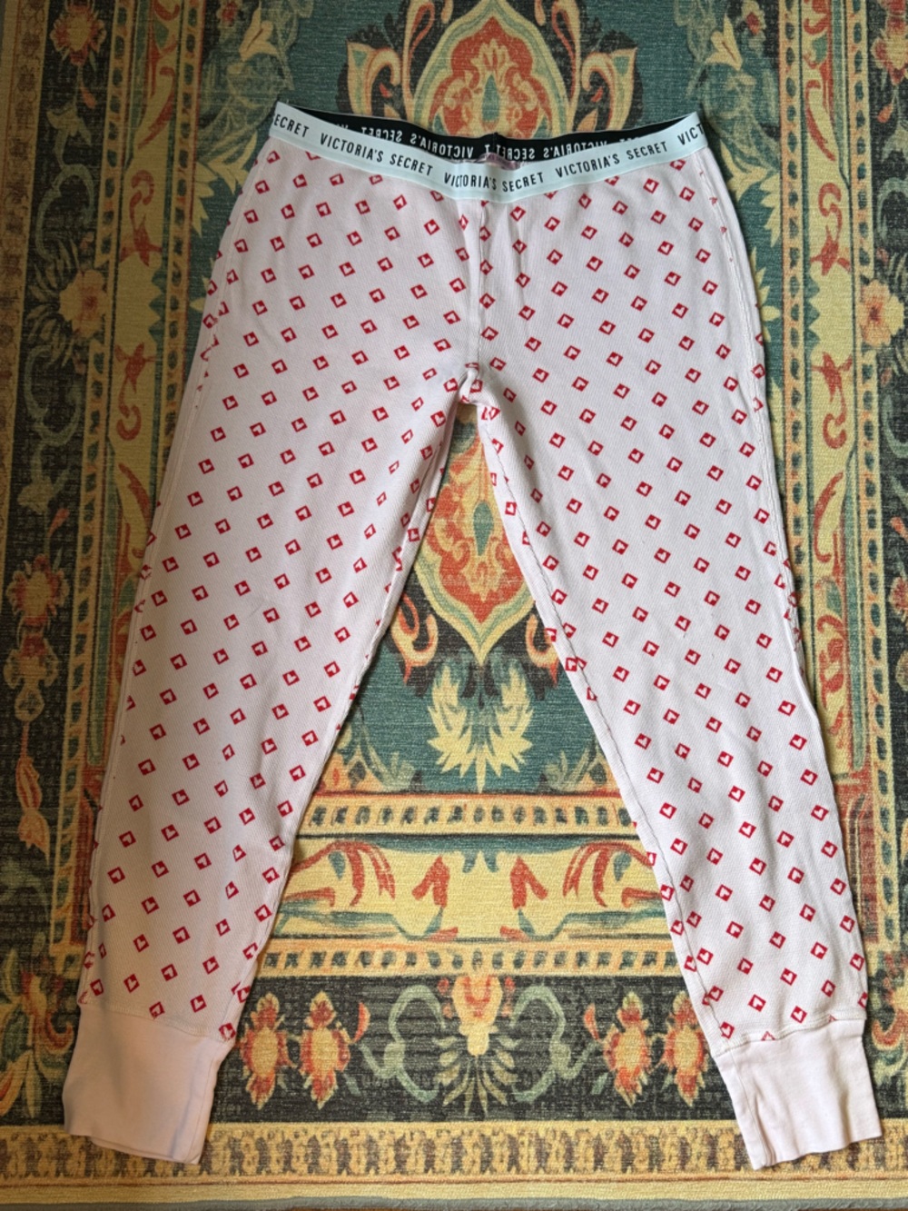 VICTORIA’S SECRET Pink Lounge Pants with Red Diamond Print Hearts
